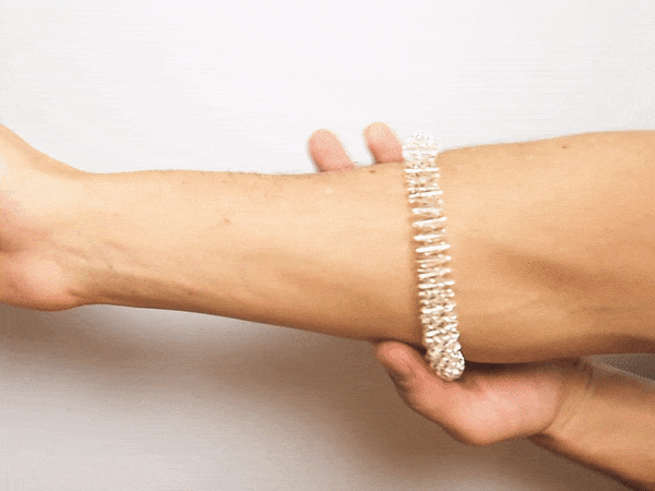 Produktbild auf schwarz armpocket ap(silver) Produktbild auf schwarz armpocket ap(silver)